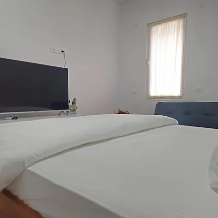 Apartment Vila 7 *